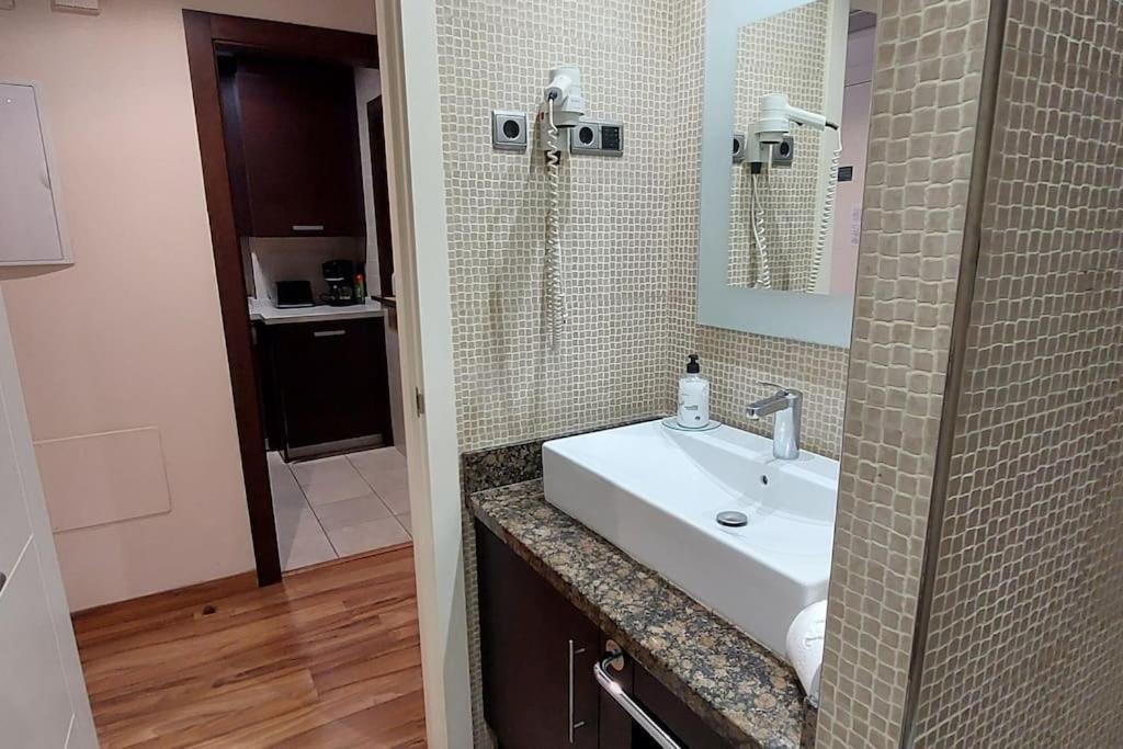 Elegante Alojamiento Con Piscina A 200 M Del Mar. Apartment Беналмадена Екстериор снимка