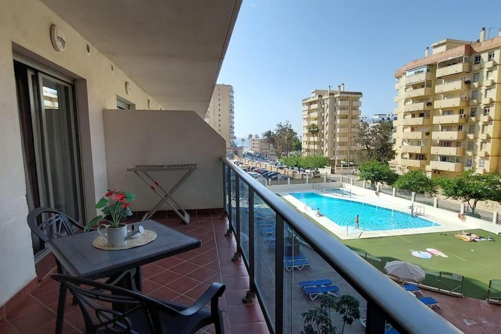 Elegante Alojamiento Con Piscina A 200 M Del Mar. Apartment Беналмадена Екстериор снимка